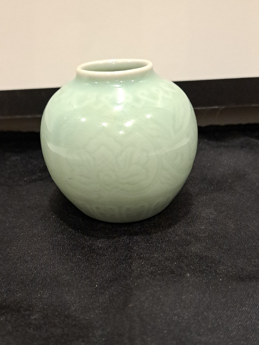 Vtg Chinese Ginger Jar/vase Celadon Glaze Embossed Lotus Flower Small VG Cond.